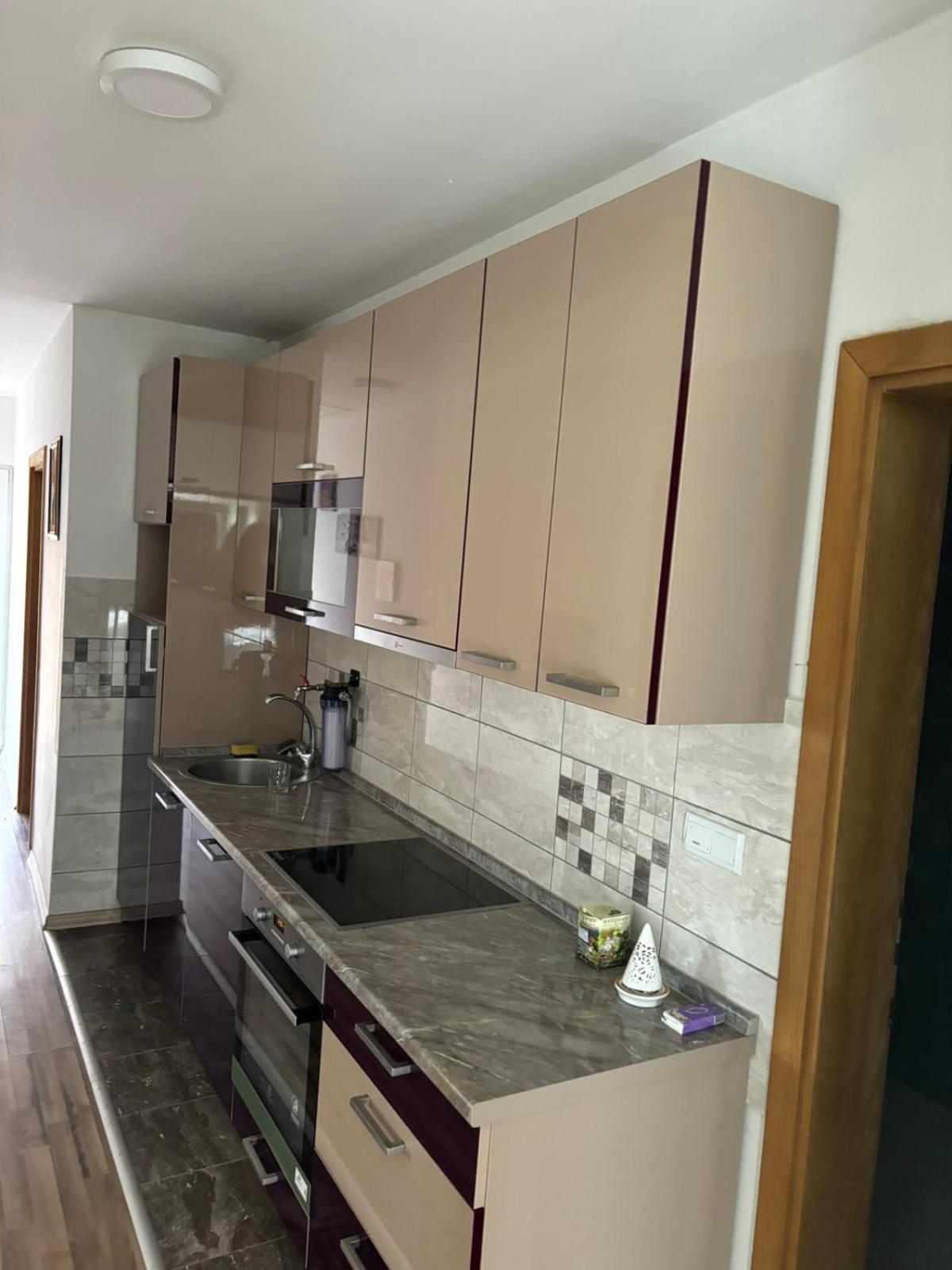 Tranquil Haven - Luxury - Private Pool - 7 Bedrooms - 5 Bathrooms - 10 Parking Spaces - Private Area Villa Sarajevo